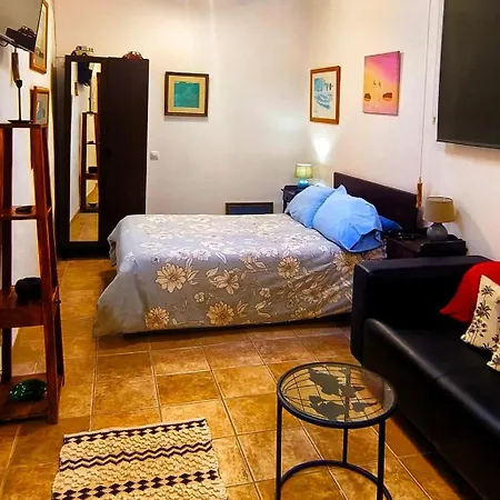 Lucia - Buganvillas Tías